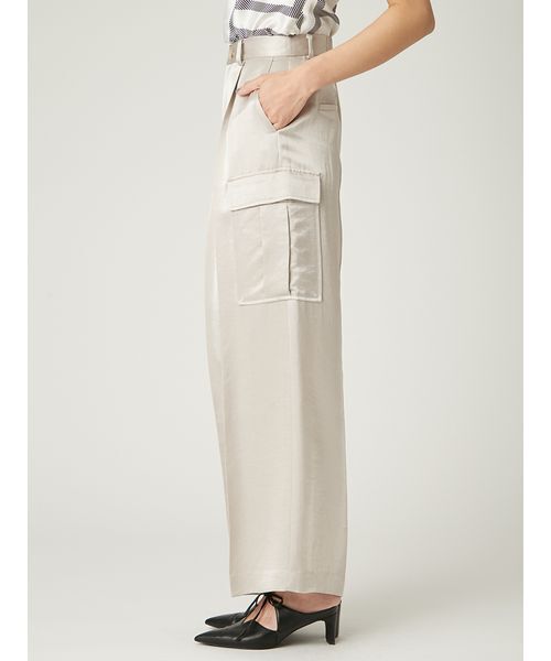 FRAY I.D（フレイアイディー）の「サテンカーゴパンツ（その他パンツ・レディース・ライトベージュ/ブラック/ブラウン・1/0）」の17枚目の写真