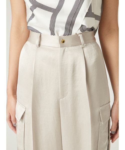 FRAY I.D（フレイアイディー）の「サテンカーゴパンツ（その他パンツ・レディース・ライトベージュ/ブラック/ブラウン・1/0）」の18枚目の写真