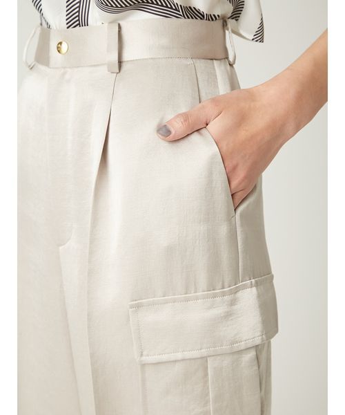 FRAY I.D（フレイアイディー）の「サテンカーゴパンツ（その他パンツ・レディース・ライトベージュ/ブラック/ブラウン・1/0）」の19枚目の写真