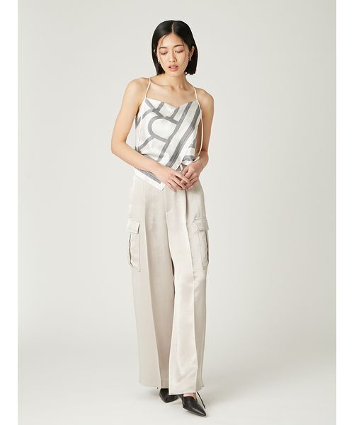 FRAY I.D（フレイアイディー）の「サテンカーゴパンツ（その他パンツ・レディース・ライトベージュ/ブラック/ブラウン・1/0）」の7枚目の写真