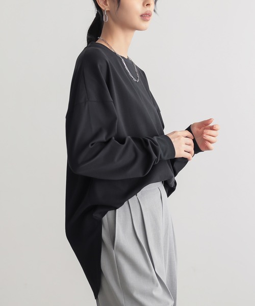for/c(フォーシー)の「きれいめシャツテールトップス【サスティナブル】(Tシャツ/カットソー・レディース・オフホワイト/ブラック・M/L)」の2枚目の写真