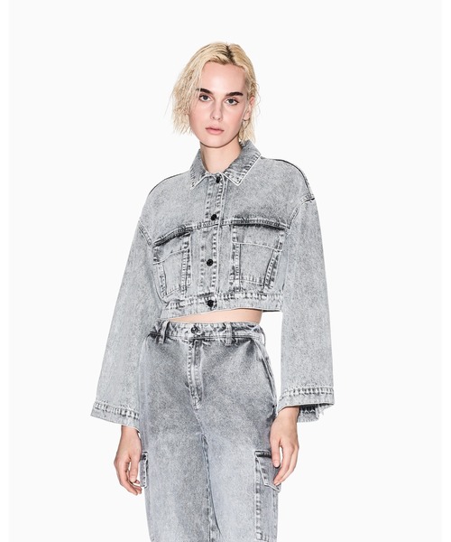 ARMANI EXCHANGE(アルマーニエクスチェンジ)の「【A|X アルマーニ エクスチェンジ】ワイドスリーブ クロップドデニムジャケット(デニムジャケット・レディース・グレー・X-SMALL/X-LARGE/SMALL/MEDIUM/LARGE)」の5枚目の写真