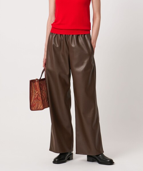 CINOH（チノ）の「【別注】＜CINOH＞レザーライク パンツ（その他パンツ・レディース・ブラック/ブラウン系・36/38）」の2枚目の写真