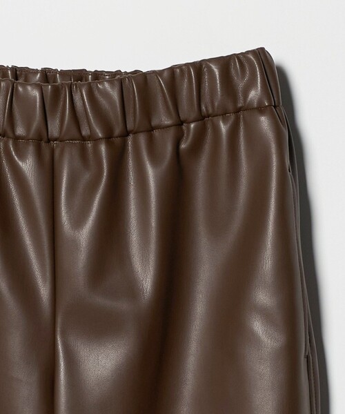 CINOH（チノ）の「【別注】＜CINOH＞レザーライク パンツ（その他パンツ・レディース・ブラック/ブラウン系・36/38）」の14枚目の写真