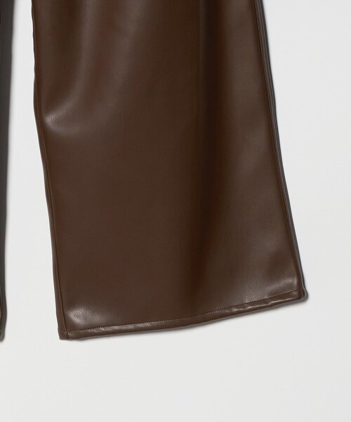 CINOH（チノ）の「【別注】＜CINOH＞レザーライク パンツ（その他パンツ・レディース・ブラック/ブラウン系・36/38）」の18枚目の写真