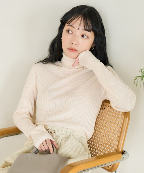 FREAK'S STORE(フリークスストア)の「ウォッシャブル タートルネックニット(ニット/セーター・レディース・オフホワイト/ブラウン/ブラック/オリーブ/レッド・フリ-)」の2枚目の写真