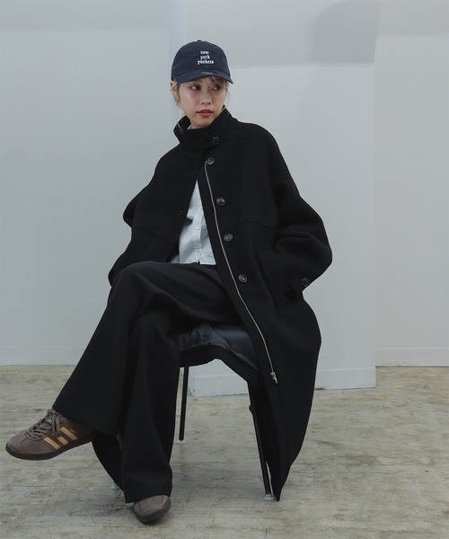 Ray BEAMS（レイビームス）の「スタンドカラー シングル コート（ステンカラーコート・レディース・ブラック/ブラウン・0/1）」の4枚目の写真