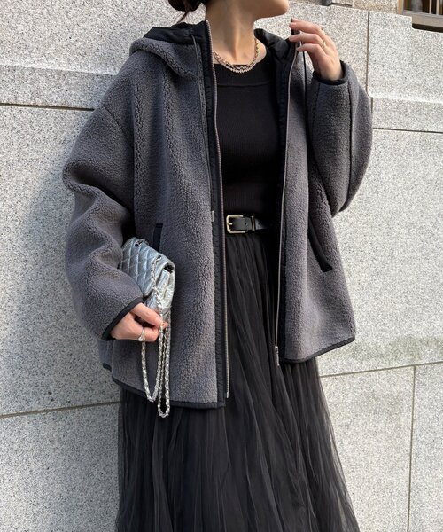 DouDou（ドゥドゥ）の「ボア配色フーディーコート（その他アウター・レディース・オフホワイト/チャコールグレー・FREE）」の2枚目の写真