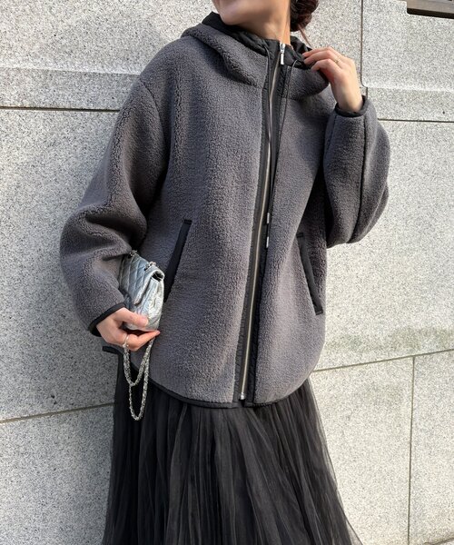 DouDou（ドゥドゥ）の「ボア配色フーディーコート（その他アウター・レディース・オフホワイト/チャコールグレー・FREE）」の8枚目の写真