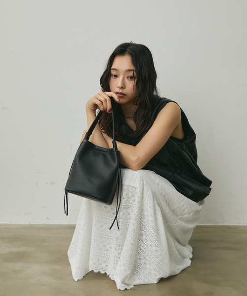 Lunea(ルネア)の「2wayサイドフリンジミニバッグ/ポーチ&ショルダー紐付き(ハンドバッグ・レディース・ホワイト/ブラウン/ベージュ/ブラック・FREE)」の12枚目の写真