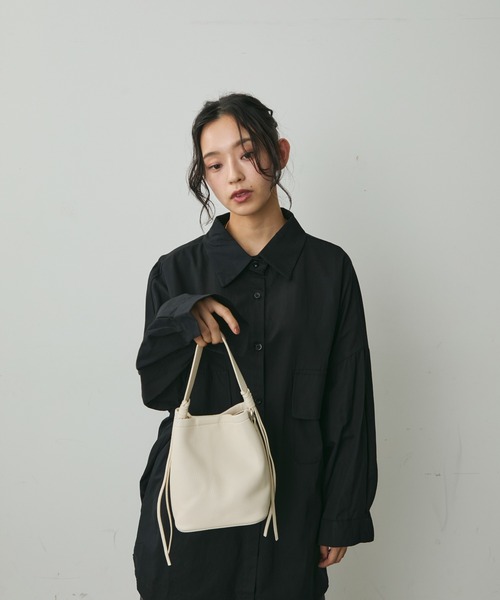 Lunea(ルネア)の「2wayサイドフリンジミニバッグ/ポーチ&ショルダー紐付き(ハンドバッグ・レディース・ホワイト/ブラウン/ベージュ/ブラック・FREE)」の9枚目の写真