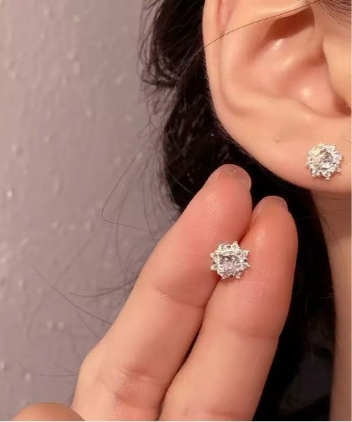 Burner(バーナー)の「【blatto 925silver】シルバー925 フラワークラスターデザイン ピアス esm-pierce-34-16【RBTS】(ピアス(両耳用)・レディース・ゴールド/シルバー・FREE)」の3枚目の写真