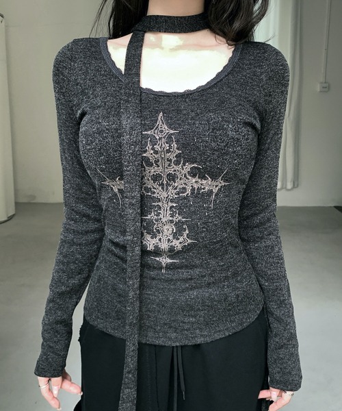 VEILA(ヴェイラ)の「クロスプリントストラップロングスリーブTシャツ(Tシャツ/カットソー・レディース・グレー/ホワイト・フリー)」の10枚目の写真