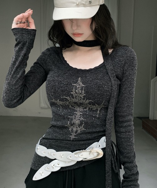VEILA(ヴェイラ)の「クロスプリントストラップロングスリーブTシャツ(Tシャツ/カットソー・レディース・グレー/ホワイト・フリー)」の7枚目の写真