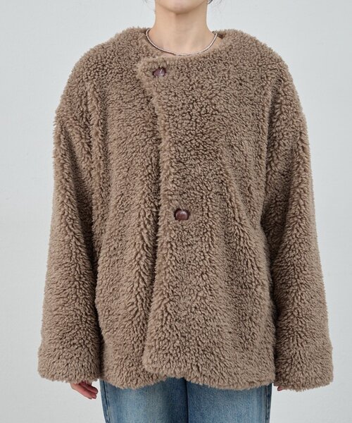 SHENERY（シーナリー）の「ノーカラーボアコート（その他アウター・レディース・モカ/ホワイト・FREE）」の17枚目の写真