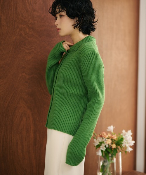 LAULEN（ローレン）の「wave buttton collared rib knit cardigan /襟付きワイドリブニットカーディガン（カーディガン/ボレロ・レディース・グリーン/アイボリー/ブルー・FREE）」の5枚目の写真