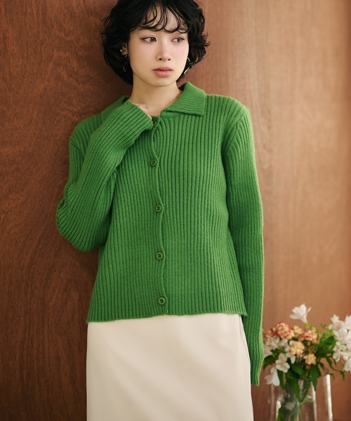 LAULEN（ローレン）の「wave buttton collared rib knit cardigan /襟付きワイドリブニットカーディガン（カーディガン/ボレロ・レディース・グリーン/アイボリー/ブルー・FREE）」の6枚目の写真