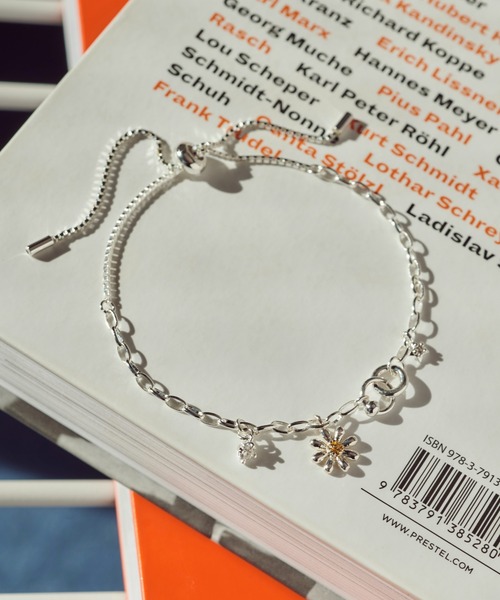 GOLDY(ゴールディ)の「リトル ブルーム ブレスレット(ブレスレット・レディース・シルバー/ゴールド/シルバー×ゴールド・FREE)」の2枚目の写真