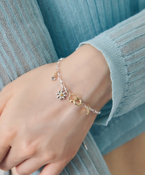 GOLDY(ゴールディ)の「リトル ブルーム ブレスレット(ブレスレット・レディース・シルバー/ゴールド/シルバー×ゴールド・FREE)」の1枚目の写真