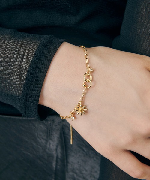 GOLDY(ゴールディ)の「リトル ブルーム ブレスレット(ブレスレット・レディース・シルバー/ゴールド/シルバー×ゴールド・FREE)」の8枚目の写真