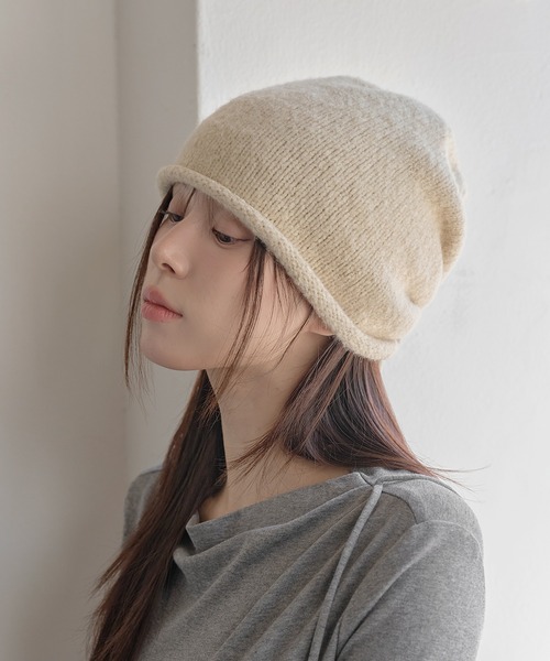 UNE MANSION（ユヌマンション）の「ルーズニットバックシャーリングビーニー（ニットキャップ/ビーニー・レディース・ブラック/モカ/チャコールグレー/ベージュ・ONESIZE）」の4枚目の写真