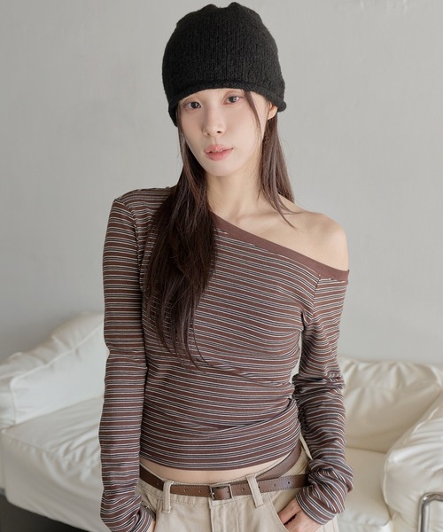 UNE MANSION（ユヌマンション）の「ルーズニットバックシャーリングビーニー（ニットキャップ/ビーニー・レディース・ブラック/モカ/チャコールグレー/ベージュ・ONESIZE）」の9枚目の写真