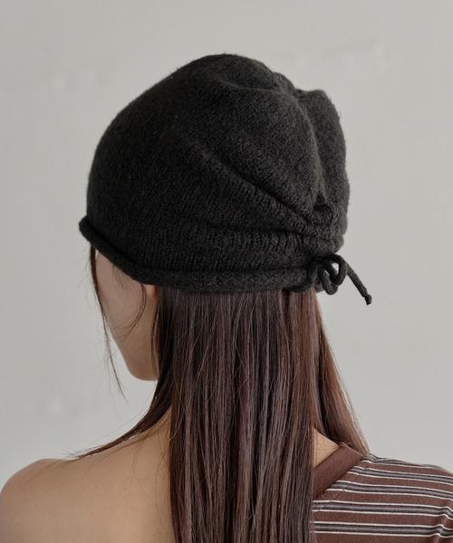 UNE MANSION（ユヌマンション）の「ルーズニットバックシャーリングビーニー（ニットキャップ/ビーニー・レディース・ブラック/モカ/チャコールグレー/ベージュ・ONESIZE）」の8枚目の写真