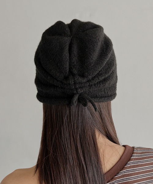 UNE MANSION（ユヌマンション）の「ルーズニットバックシャーリングビーニー（ニットキャップ/ビーニー・レディース・ブラック/モカ/チャコールグレー/ベージュ・ONESIZE）」の12枚目の写真