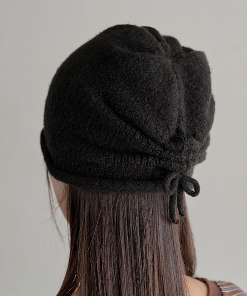 UNE MANSION（ユヌマンション）の「ルーズニットバックシャーリングビーニー（ニットキャップ/ビーニー・レディース・ブラック/モカ/チャコールグレー/ベージュ・ONESIZE）」の10枚目の写真