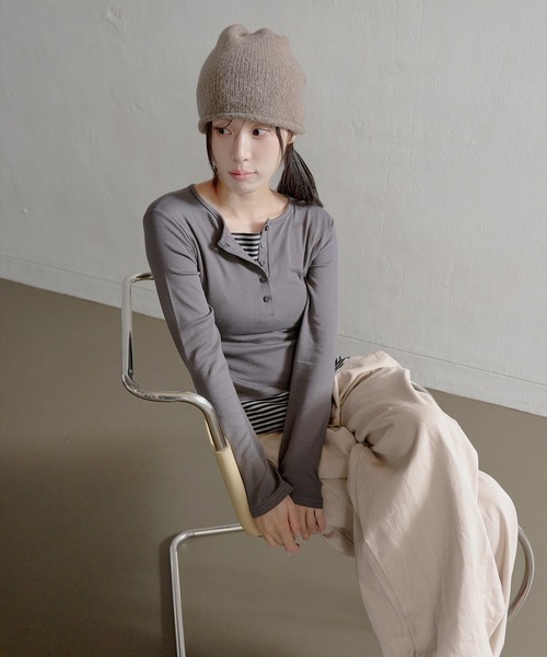 UNE MANSION（ユヌマンション）の「ルーズニットバックシャーリングビーニー（ニットキャップ/ビーニー・レディース・ブラック/モカ/チャコールグレー/ベージュ・ONESIZE）」の14枚目の写真