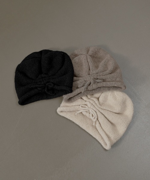 UNE MANSION（ユヌマンション）の「ルーズニットバックシャーリングビーニー（ニットキャップ/ビーニー・レディース・ブラック/モカ/チャコールグレー/ベージュ・ONESIZE）」の5枚目の写真