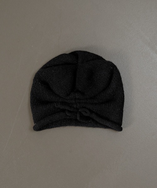UNE MANSION（ユヌマンション）の「ルーズニットバックシャーリングビーニー（ニットキャップ/ビーニー・レディース・ブラック/モカ/チャコールグレー/ベージュ・ONESIZE）」の6枚目の写真