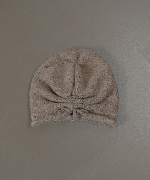 UNE MANSION（ユヌマンション）の「ルーズニットバックシャーリングビーニー（ニットキャップ/ビーニー・レディース・ブラック/モカ/チャコールグレー/ベージュ・ONESIZE）」の7枚目の写真