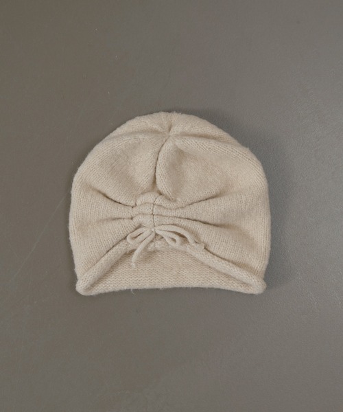 UNE MANSION（ユヌマンション）の「ルーズニットバックシャーリングビーニー（ニットキャップ/ビーニー・レディース・ブラック/モカ/チャコールグレー/ベージュ・ONESIZE）」の11枚目の写真