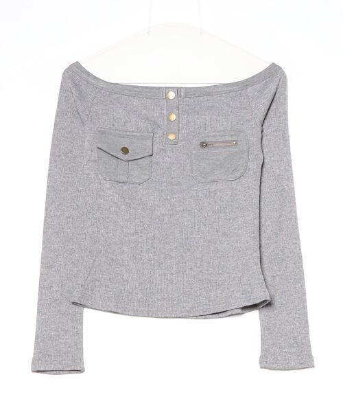 .KOM(ドットコム)の「A'GEM/9 × .kom 『.KOM/ドットケーオーエム』 Off-Shoulder Henley Neck Design Long Sleeve Top/オフショルダー ヘンリーネックデザイン 長袖トップス(Tシャツ/カットソー・レディース・グレー/ブラック/ホワイト・FREE)」の18枚目の写真