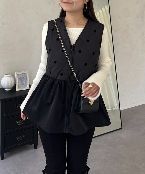 prose verse（プロズヴェール）の「フロッキードットキルティングペプラムベスト（ベスト・レディース・ブラック系その他・LARGE/MEDIUM）」の3枚目の写真