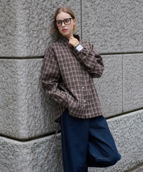 hazyl(ヘイジル)の「design button shirt / デザインボタンシャツ(シャツ/ブラウス・レディース・アイボリー/ブラウン系その他/ライトブルー・フリー)」の16枚目の写真