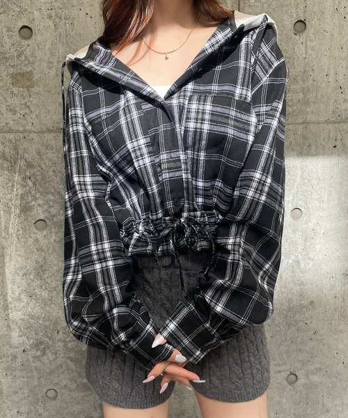 ROGER AND RAW(ロジャーアンドロウ)の「スウェットフード付きチェックシャツ(シャツ/ブラウス・レディース・ブラック/ネイビー・FREE)」の1枚目の写真