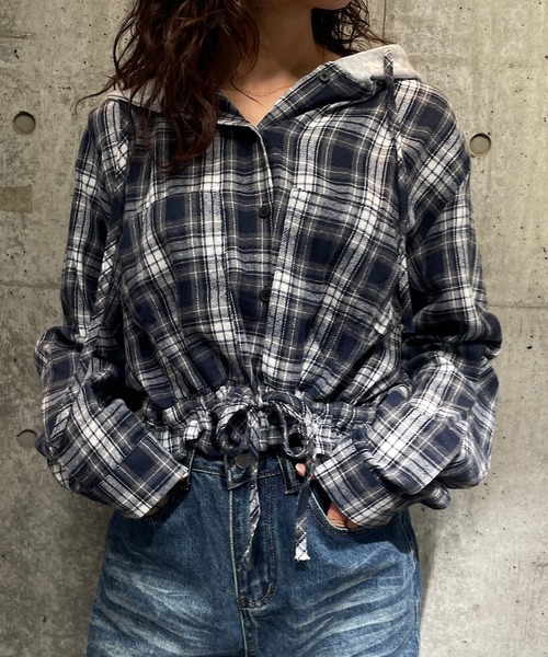 ROGER AND RAW(ロジャーアンドロウ)の「スウェットフード付きチェックシャツ(シャツ/ブラウス・レディース・ブラック/ネイビー・FREE)」の5枚目の写真