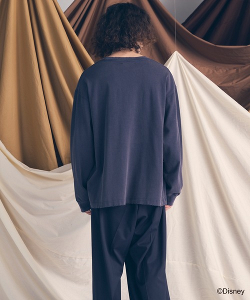 MAISON SPECIAL(メゾンスペシャル)の「《UNISEX》【MOVIE SERIES】「FANTASIA」- BROOM - Prime-Over Crew Neck Long Sleeve T-Shirt/-ほうき-プライムオーバークルーネックロングスリーブTシャツ【MAISON SPECIAL/メゾンスペシャル】(Tシャツ/カットソー・メンズ・ブラック/ネイビー・1/0/2)」の13枚目の写真