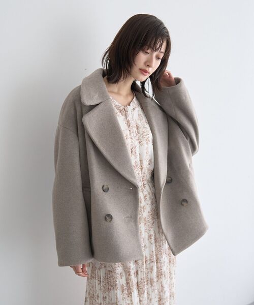 YECCA VECCA（イェッカヴェッカ）の「ビッグカラーニットビーバーショートコート（その他アウター・レディース・モカ/グレイッシュベージュ・FREE）」の3枚目の写真