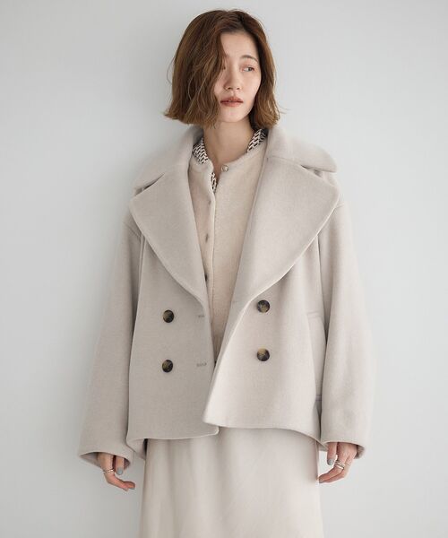 YECCA VECCA（イェッカヴェッカ）の「ビッグカラーニットビーバーショートコート（その他アウター・レディース・モカ/グレイッシュベージュ・FREE）」の4枚目の写真