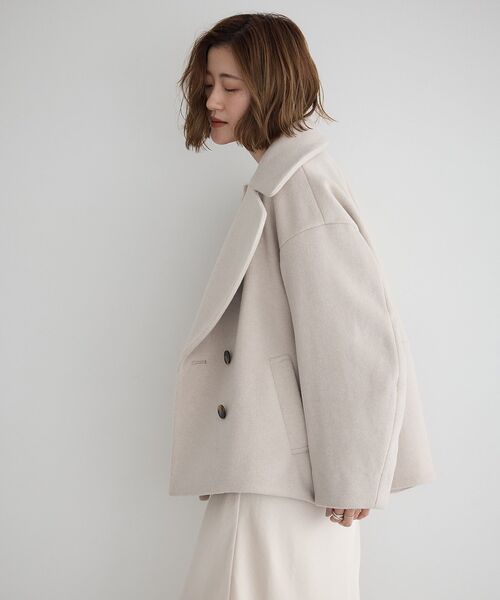 YECCA VECCA（イェッカヴェッカ）の「ビッグカラーニットビーバーショートコート（その他アウター・レディース・モカ/グレイッシュベージュ・FREE）」の6枚目の写真