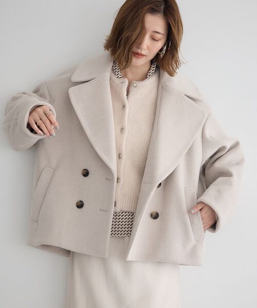 YECCA VECCA（イェッカヴェッカ）の「ビッグカラーニットビーバーショートコート（その他アウター・レディース・モカ/グレイッシュベージュ・FREE）」の9枚目の写真