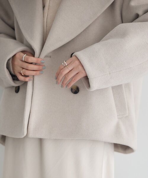 YECCA VECCA（イェッカヴェッカ）の「ビッグカラーニットビーバーショートコート（その他アウター・レディース・モカ/グレイッシュベージュ・FREE）」の11枚目の写真