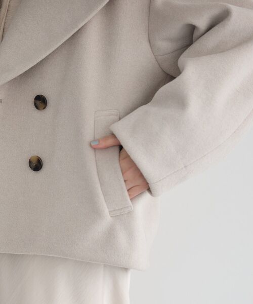 YECCA VECCA（イェッカヴェッカ）の「ビッグカラーニットビーバーショートコート（その他アウター・レディース・モカ/グレイッシュベージュ・FREE）」の12枚目の写真