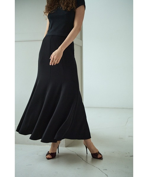 Estella.K(エステラケー)の「Robe Skirt ナローラインロングスカート(スカート・レディース・ブラック/ブラウン・SMALL/MEDIUM)」の1枚目の写真