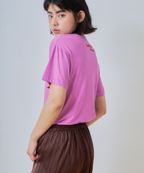 WHYTO.(ホワイト)の「「WHYTO. / ホワイト」カラーエンブロイダリーTシャツ(Tシャツ/カットソー・レディース・パープル/ブラウン/ブラック/オフホワイト/ブルー・FREE)」の18枚目の写真