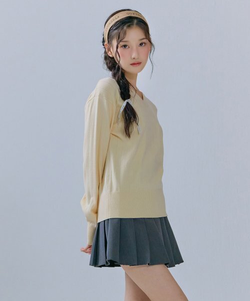 CHASECULT(チェイスカルト)の「レディース Vネック クロップスウェット-CFRG5262C05(ニット/セーター・レディース・オートミール・85/90)」の4枚目の写真