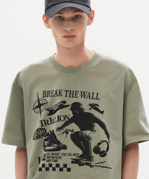 TRILLION(トリリオン)の「スケートボード ピグメントグラフィック 半袖Tシャツ(ライトカーキ)(Tシャツ/カットソー・レディース・その他・MEDIUM/LARGE/X-LARGE)」の2枚目の写真